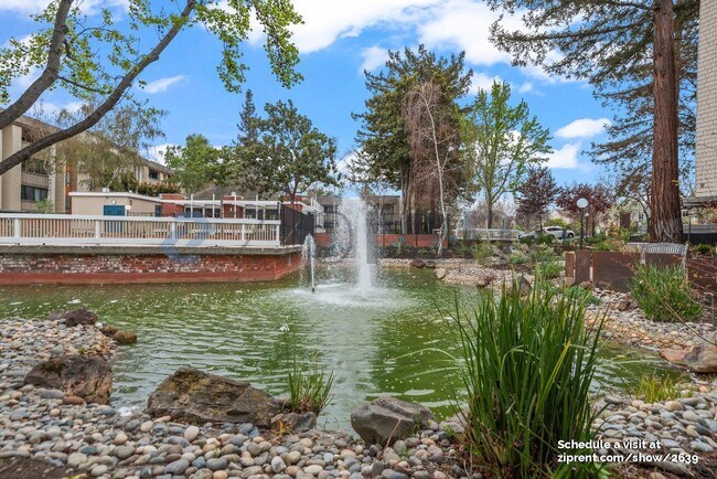 Building Photo - 49 Showers Dr