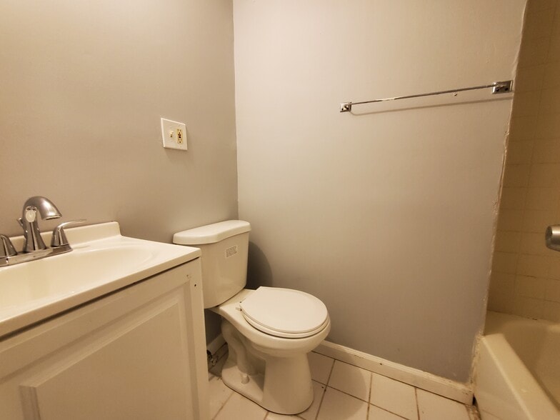 Building Photo - 268 Dwight St