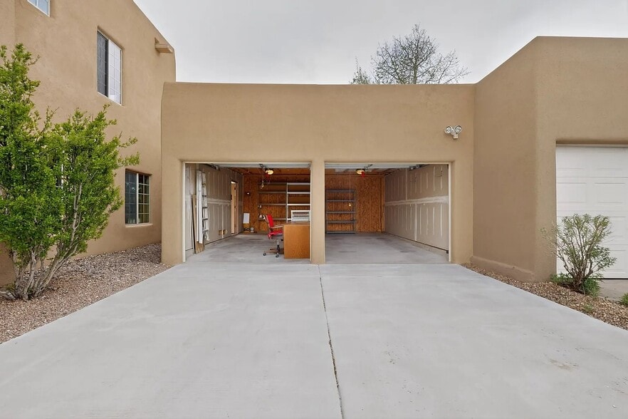 Building Photo - 4401 Autumn Leaf Ln