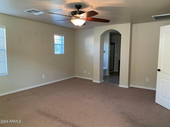 Building Photo - 957 S Wallrade Ln