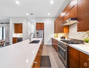 Building Photo - 3414 Mt Vernon St