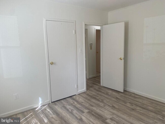 Building Photo - 2200 Greenwich St