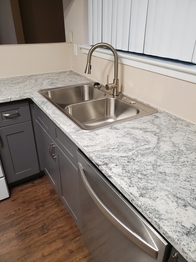 Building Photo - 4414 Monteith Dr