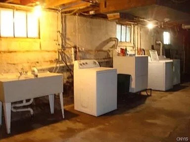 Laundry Room - 216 Miles Ave