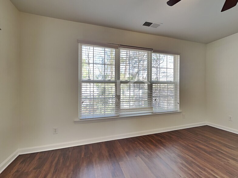 Building Photo - 6325 Elderslie Dr