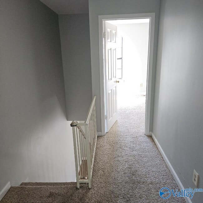 Building Photo - 2006 Reaches Pl SW