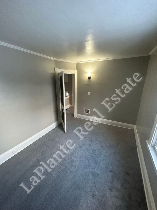 Building Photo - 1656 Macomber St