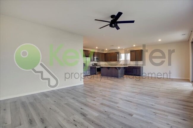 Building Photo - 5584 Harcrest Dr