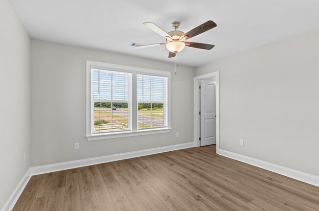 Building Photo - 200 Clifton Dr