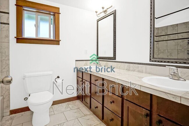 Building Photo - 813 NW 97th St