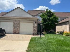 Building Photo - 4174 Hunters Cir E