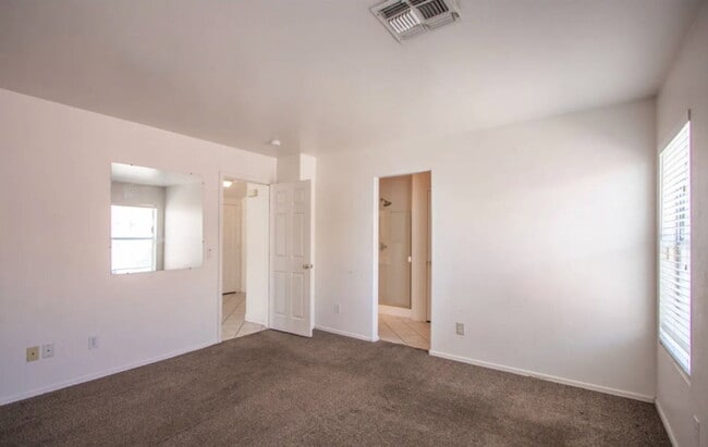 Building Photo - 13002 W Paradise Dr