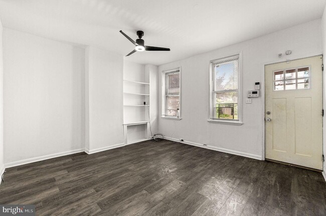 Building Photo - 3126 N 35th St