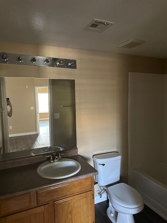 Building Photo - 7255 W Sunset Rd