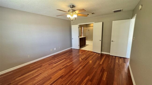 Building Photo - 126 Riverside Ln