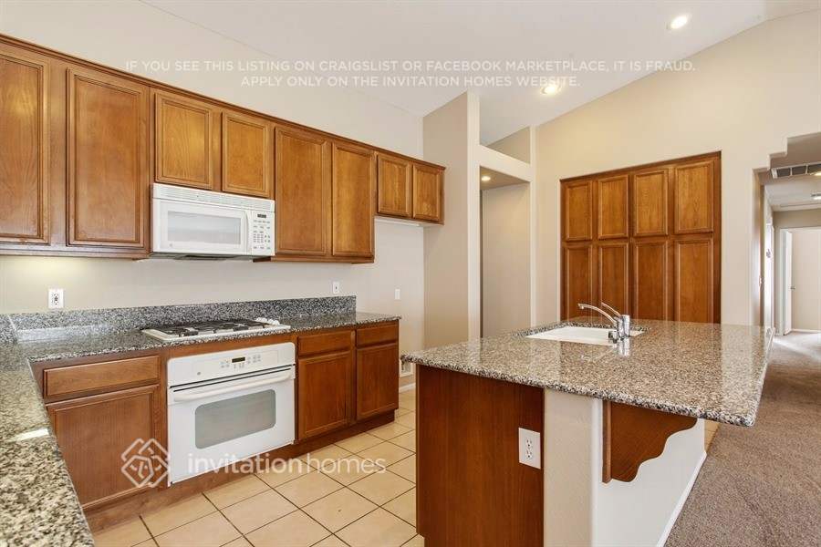 Building Photo - 801 Aria Rd