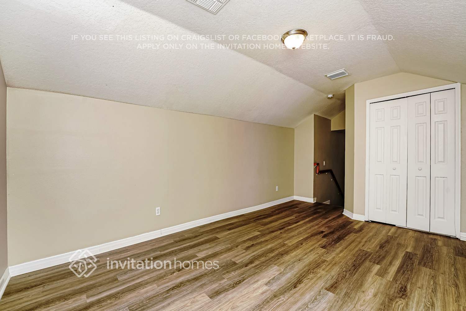Building Photo - 945 Pickfair Terrace
