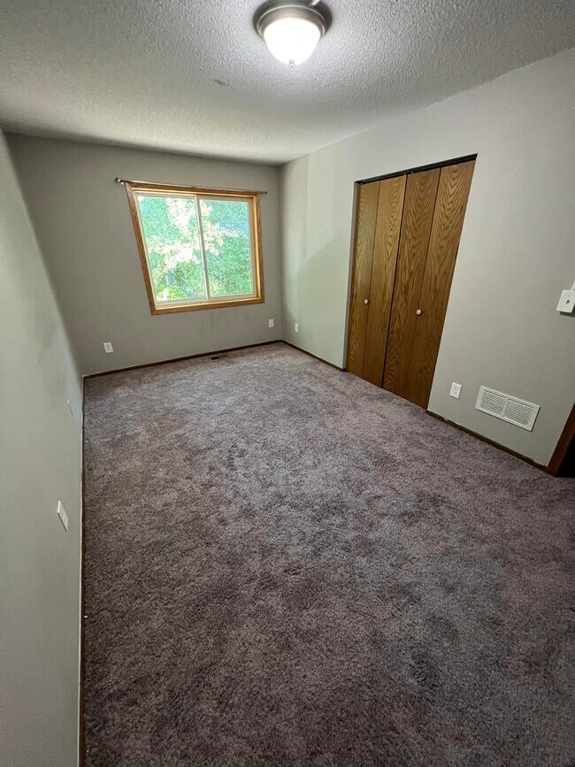 Building Photo - 1409 Farrington St