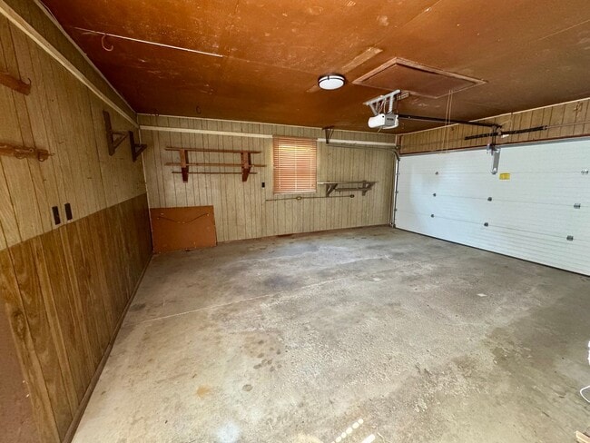 Building Photo - West Lafayette Schools Beautiful Home, Att...