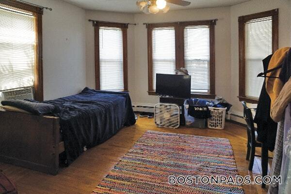 Building Photo - 159 Brown St