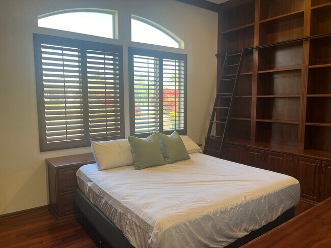 Building Photo - 45540 Cielito Dr