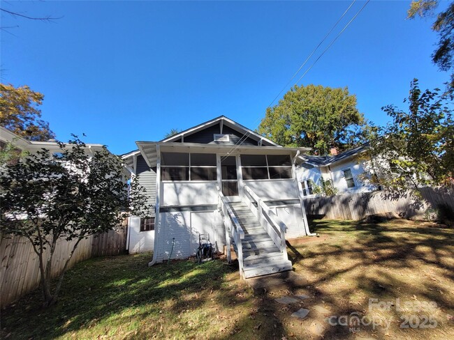 Building Photo - 718 Wood St