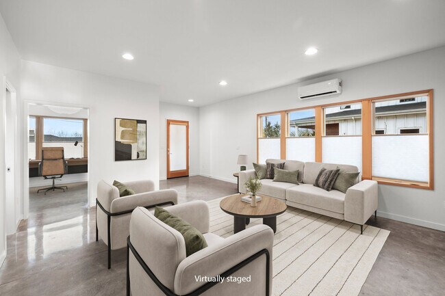 Building Photo - 2038 NE Morgan St. A