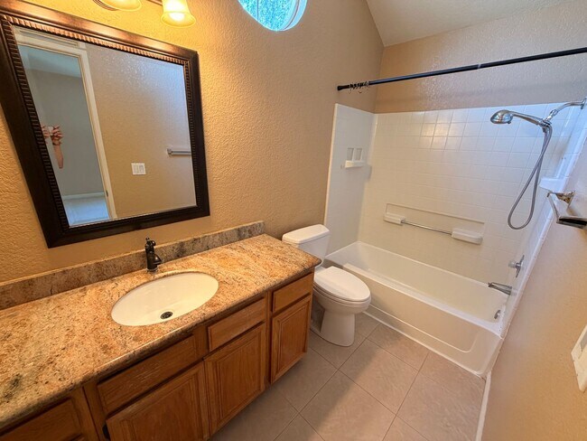 Building Photo - Beautiful Spacious Two Story Home in Pleasanton!