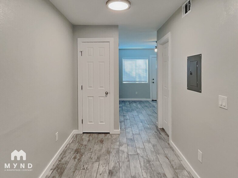 Building Photo - 12707 W Tasha Dr