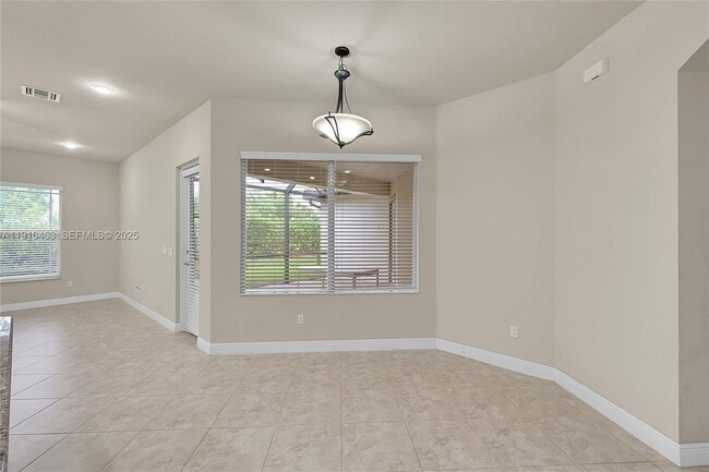 Building Photo - 9051 Edgewater Bend