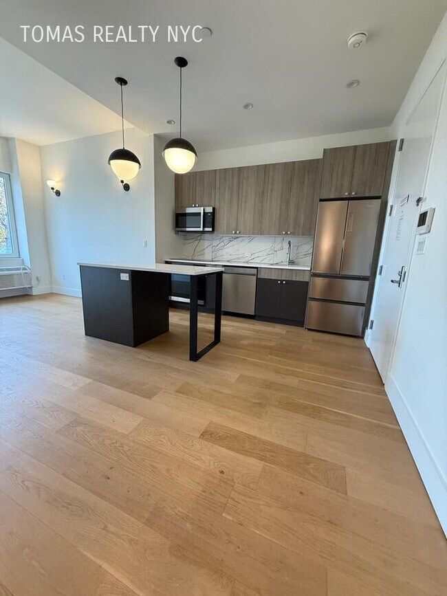 Building Photo - 3103 Sedgwick Ave