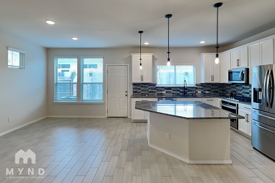 Building Photo - 3112 Founders Rock Dr