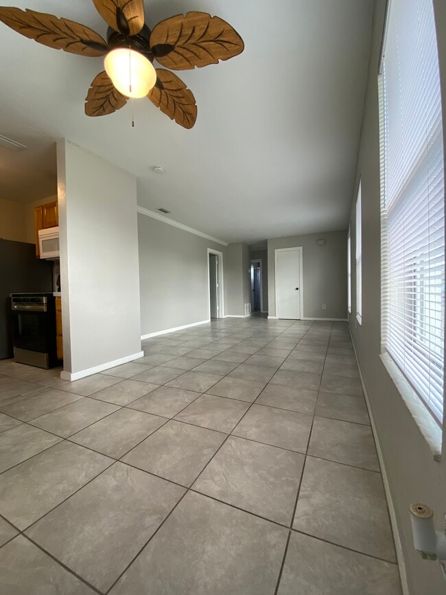 Building Photo - 2901 Garden Terrace NE