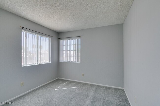 Building Photo - 1101 E Adelman Dr