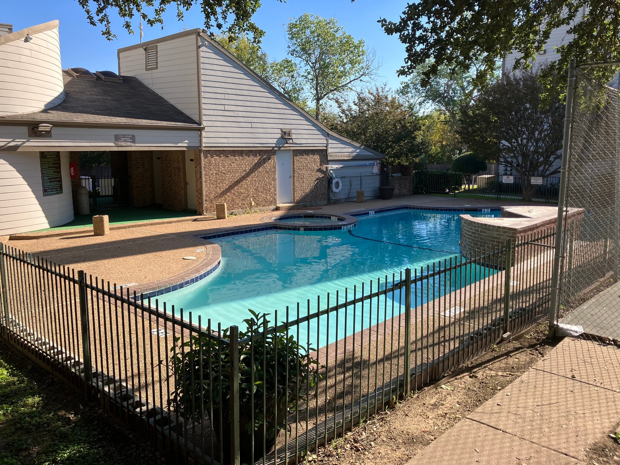 Building Photo - 6108 Abrams Rd