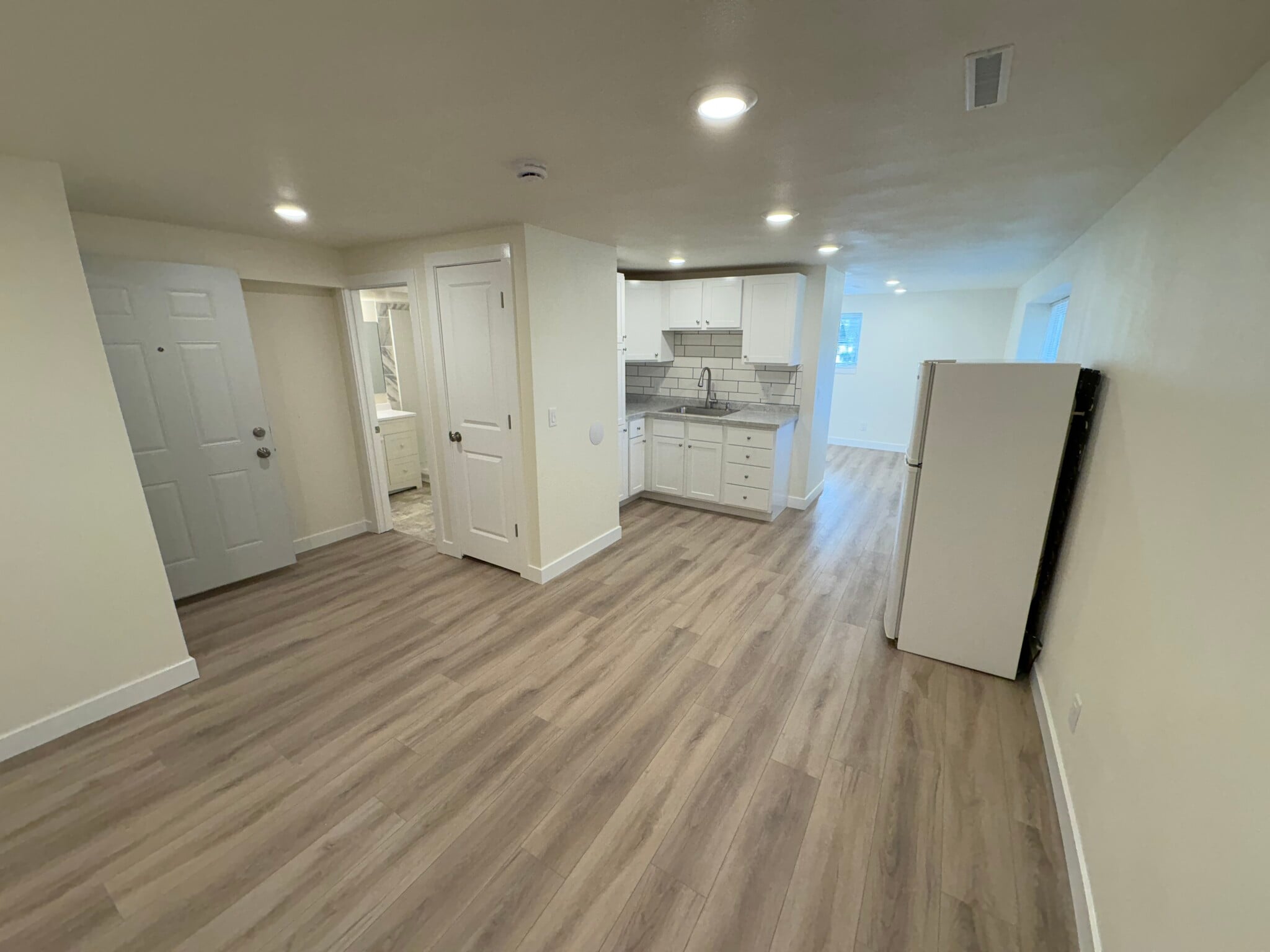 Building Photo - 6120 Strathmore Ln