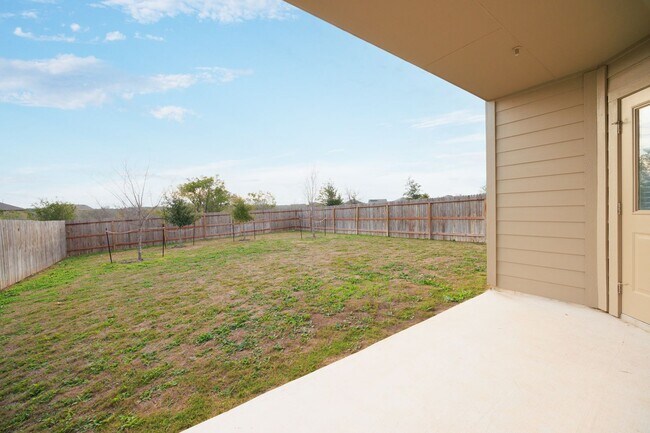 Building Photo - Like New, Open Floorplan, Greenbelt!!!