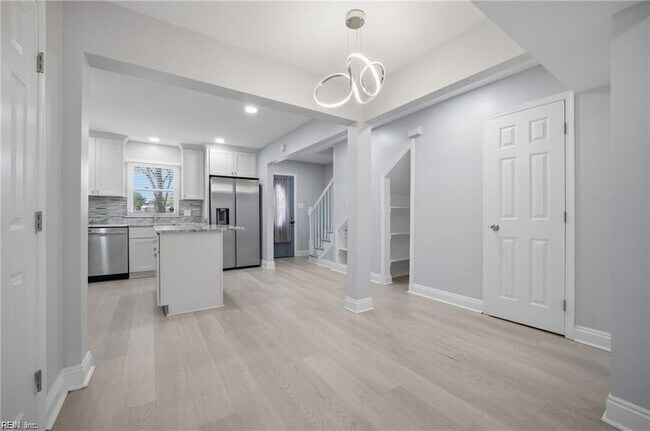Building Photo - 712 White Hall Ln