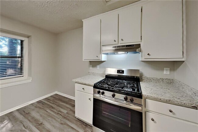 Building Photo - 4094 Maxanne Dr NW