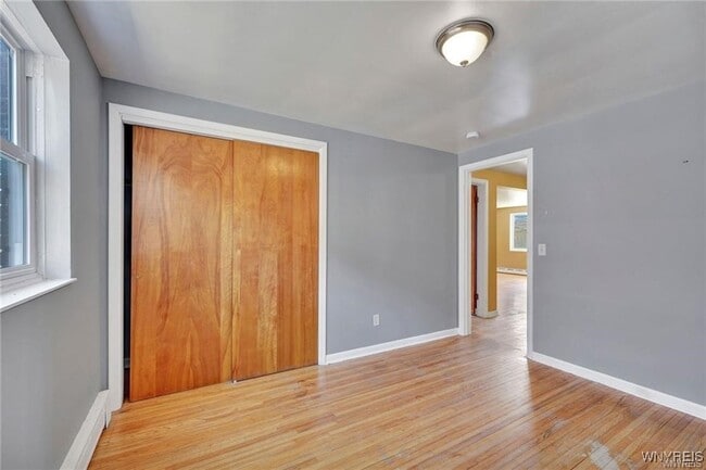 Building Photo - 626 Kenmore Ave
