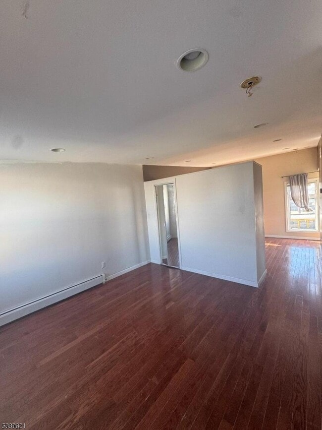 Building Photo - 92 Greylock Ave
