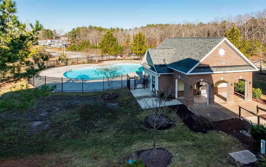 Building Photo - Room in Townhome on Dove Cottage Ln