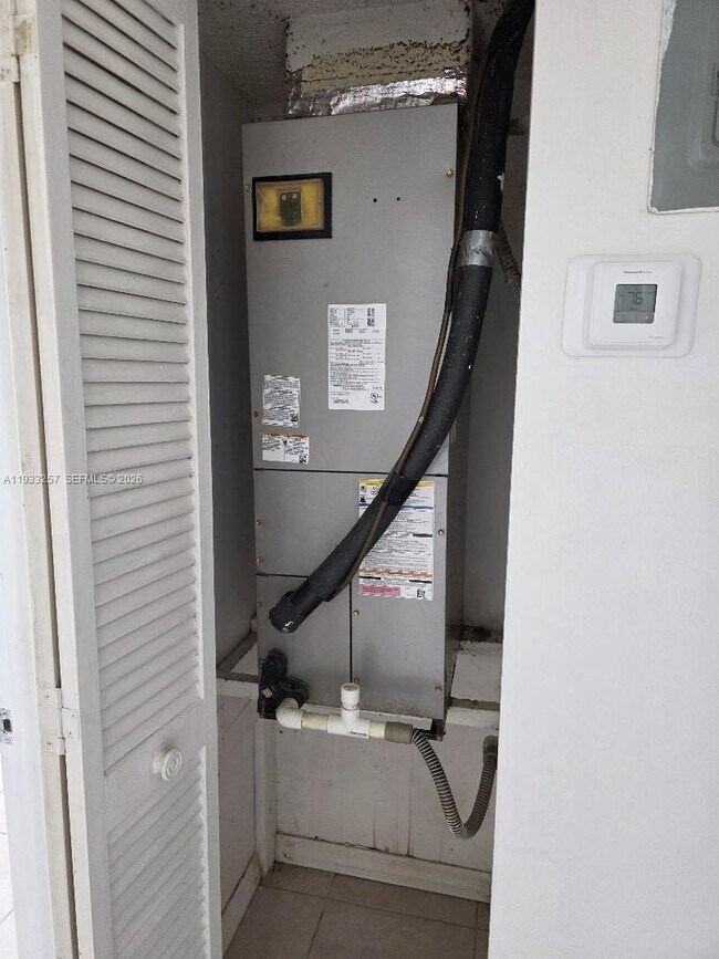 Building Photo - 14840 Naranja Lakes Blvd