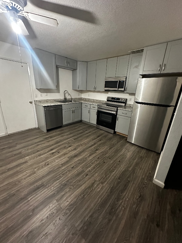 Building Photo - 385 Locust St