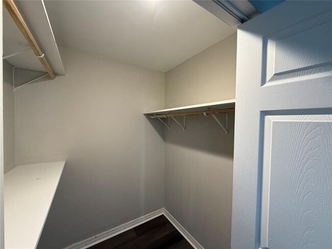 Building Photo - 1337 Coolmont Dr