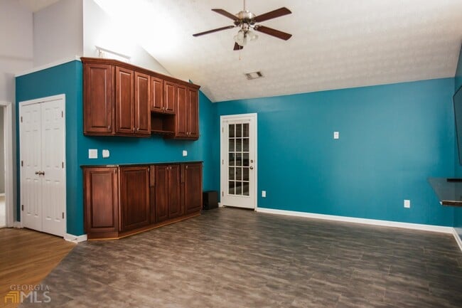 Building Photo - 137 Bristol Woods Dr