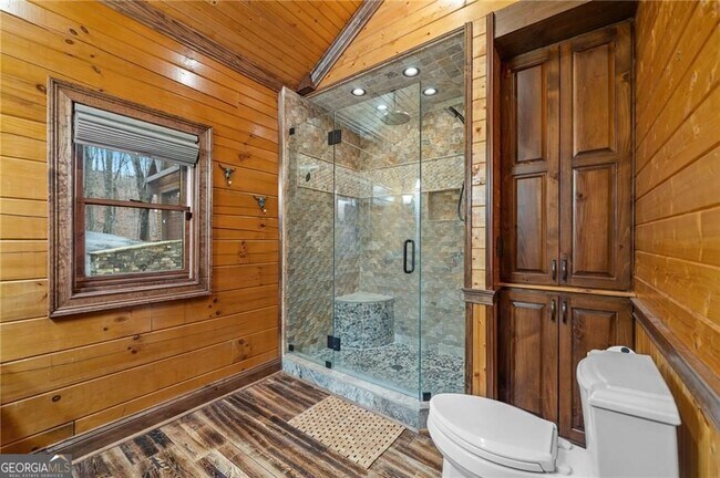 Building Photo - 5281 Laurel Ln