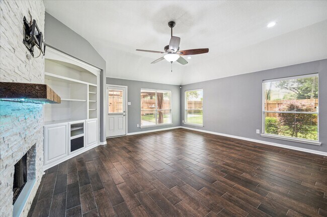 Building Photo - 20910 Sandy Briar Ct