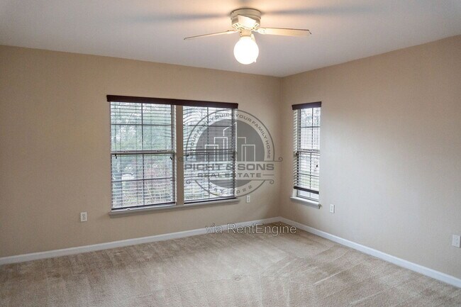 Building Photo - 2291 Del Carmel Way