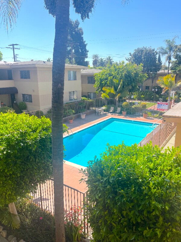 Building Photo - 513 W G St